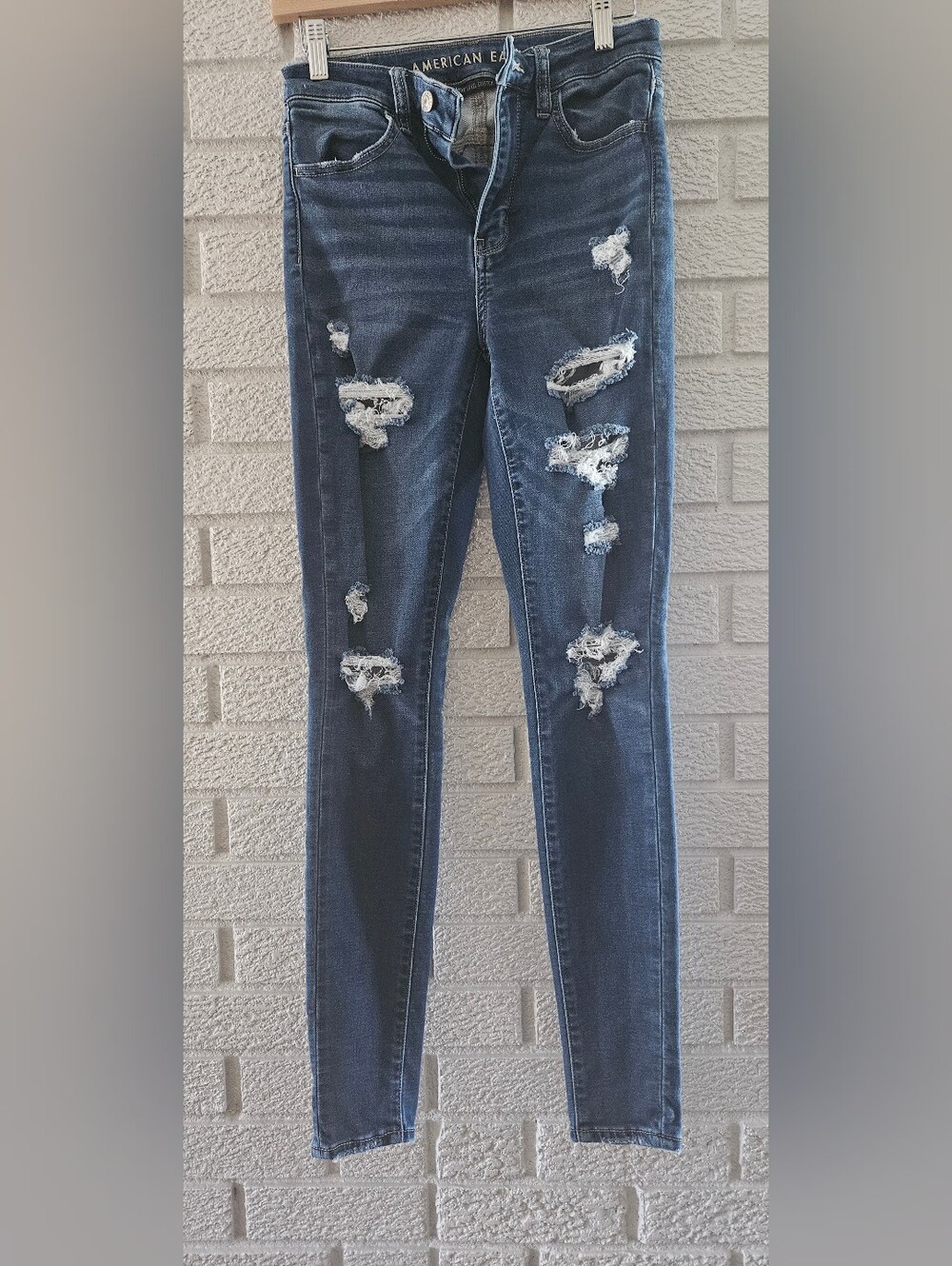 American Eagle Outfitters Dark Blue Distressed Women's Skinny Jeans